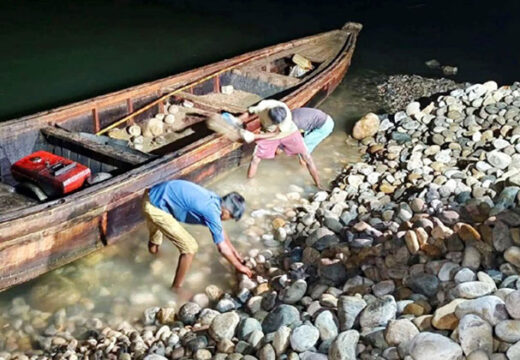 দুদকের অনুসন্ধান: সাদাপাথর চুরিতে জড়িত ৪২ জন