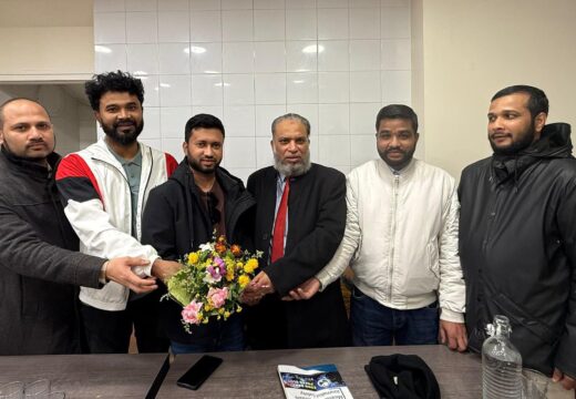 প্যারিসে সাংবাদিক মতিউর রহমান মুন্নাকে সংবর্ধনা