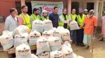 চা-শ্রমিকদের মাঝে নকশী বাংলা ফাউন্ডেশনের রামাদান ফুডপ্যাক বিতরণ