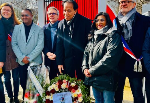 প্যারিসে স্থায়ী শহীদ মিনারে মাতৃভাষা দিবস পালিত