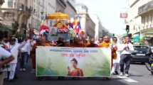 প্যারিসে ঐতিহাসিক শান্তি শোভাযাত্রায় বুদ্ধ জয়ন্তী উদযাপন