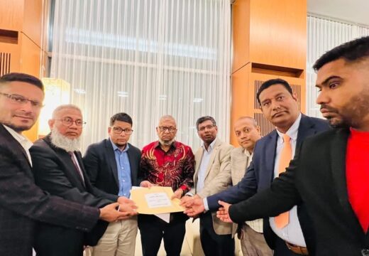 জেনেভায় প্রবাসী কল্যাণ মন্ত্রীর কাছে ফ্রান্স বিএনপির স্মারকলিপি